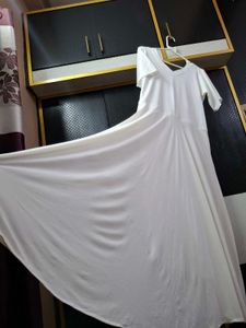 Simple White V-Neck Maxi Dress