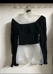 Chic Black Off-Shoulder Cropped Top
