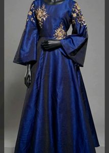 PARRY wear GOWN