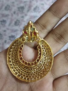 Sparkling Pink Round Pendant Necklace