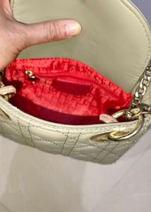 👛 Elegant Quilted Shoulder Bag 👜
