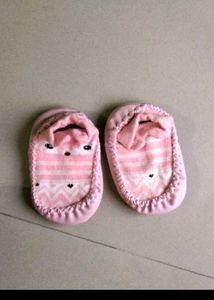 Socks Shoes ( Upto 8 Months)