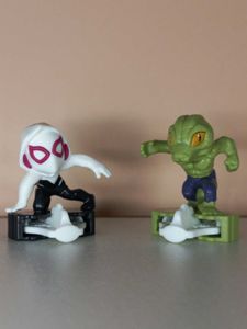 Gwen &amp; Lizard Action Figures Kinder Joy Toy