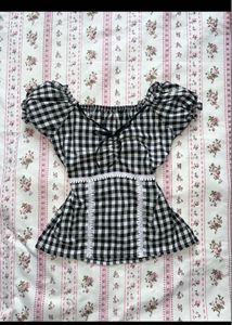 Cute Gingham Puff Sleeve Top