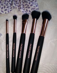 5 IN 1 MAKEUP BRUSH SET
