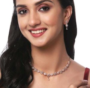 Elegant Rose Gold Necklace &amp; Earring Set
