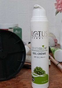 Lotus Herbals WhiteGlow Gel Creme