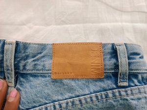 BERSHKA Brand Straight Fit Jeans