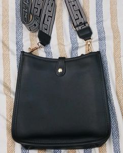 Chic Black Crossbody Bag