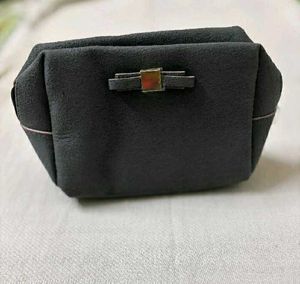 🆕 Oriflame Women Grey Poetry Pouch