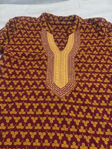 Maroon &amp; Gold Printed Kurta
