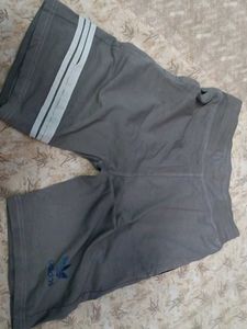 Grey's men Nicker