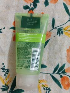 Simple Refreshing Facial Wash