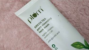 Plum Green Tea Face Wash 🍀🩷