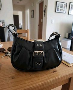 Chic Black Hobo Shoulder Bag