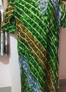 Green Tie-Dye Kurta with Embellished Neckline
