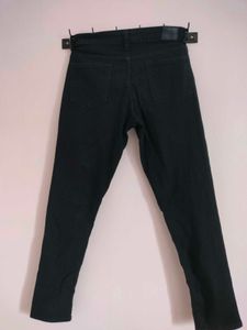Classic Black Skinny Jeans