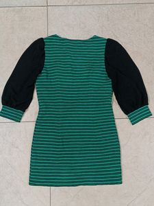 Strip Dress With Beautiful Sleeves