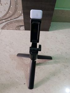 Tripod stand With Flash light