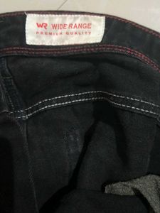 Wide-Leg Baggy Jeans