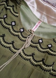 Five tops bundle offer grab fast