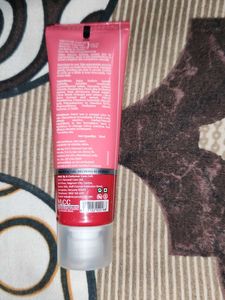 VLCC Natural Active Face Wash - Mulberry &amp; Rose