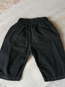 2 Cute Denim Shorts &amp; Black Pants Set