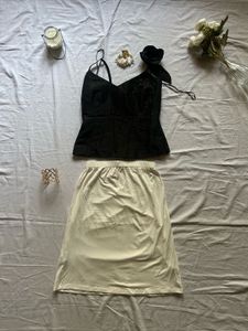 Pretty white skirt and jewel