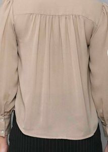 Chic Beige Collared Button-Up Blouse