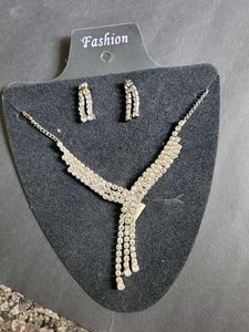 Sparkling Rhinestone Necklace & Earring Set