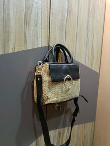Stylish Straw and Leather Handbag