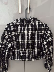 Chic Plaid Cropped Jacket