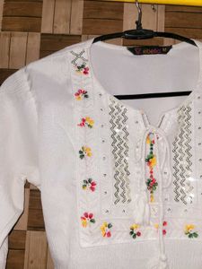 Elegant White Embroidered Kurta