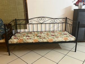 BLACK METAL SOFA, WITHOUT MATTRESS