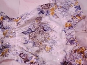 Stretchable TraditionalElegance with a ModernTwist