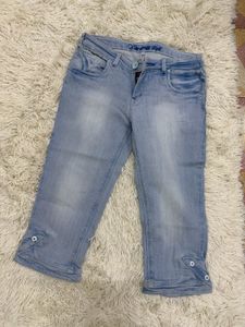 Light Wash Denim Capri