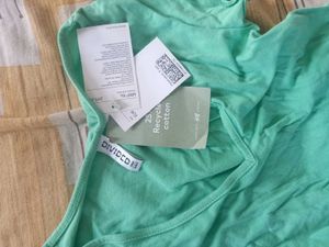 V-Neck Lettuce Trim T-Shirt size (xxs)