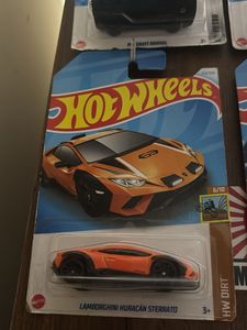 combo offer of 4 hotwheels