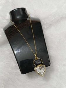 Elegant Geometric Pendant Necklace