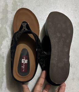 Price drop 🚨Stylish Black Wedge Sandals