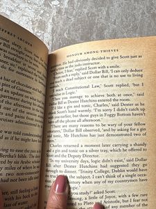Jeffrey Archer - Honour Among Thieves