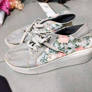 Floral Print Casual Sneakers