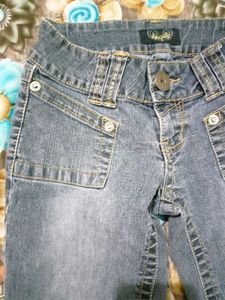 Bell Bottom Jeans With Unique Pocket For Girls 😍👖