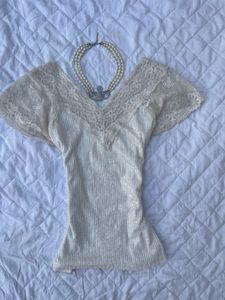 Horror porcelain doll lace top🕯️🗝️ (off white)