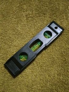 Magnetic Level - 6 Inch Bubble Measuring Tool