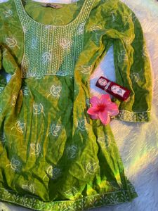 Vibrant Green Kurta with White Embroidery