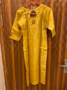 Mustard Yellow Kurta And Pants Set With Printed Du