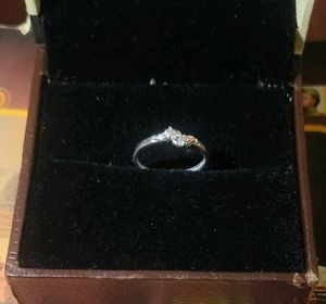 Elegant Diamond Ring pure silver