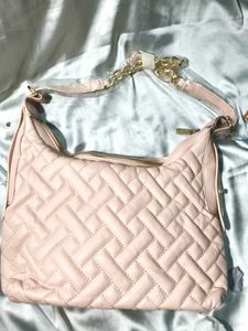 lykyk pink 🩷 Quilted Shoulder Bag