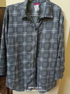 Stylish Plaid Button-Up Shirt